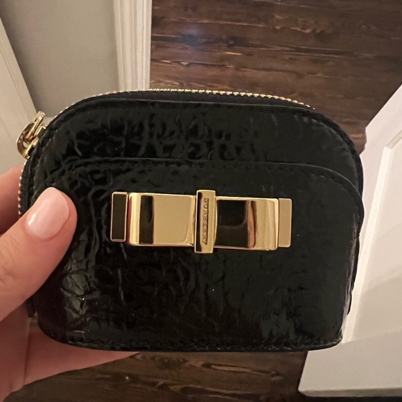 Wallet - Picture 1 of 3